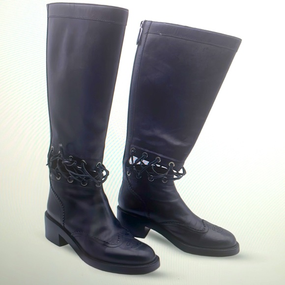 Chanel interlocking CC cut out leather lace up boot - Picture 11 of 16